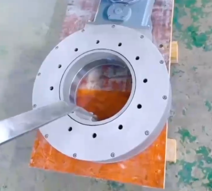 破拱機(jī)